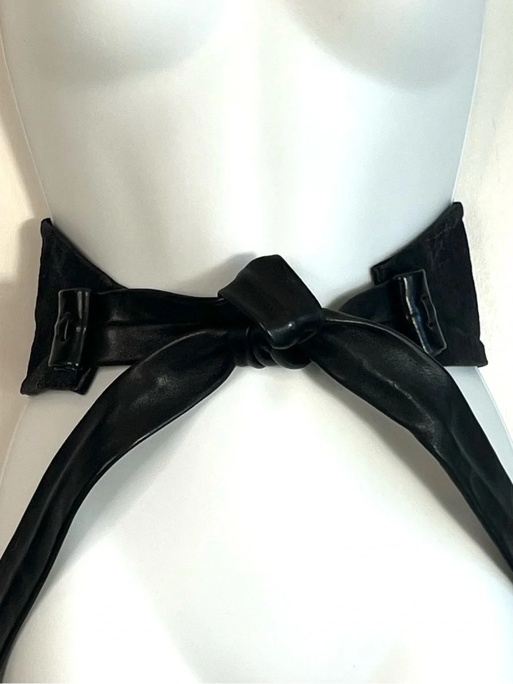 Vintage Il Bisonte Leather Tie Belt Black